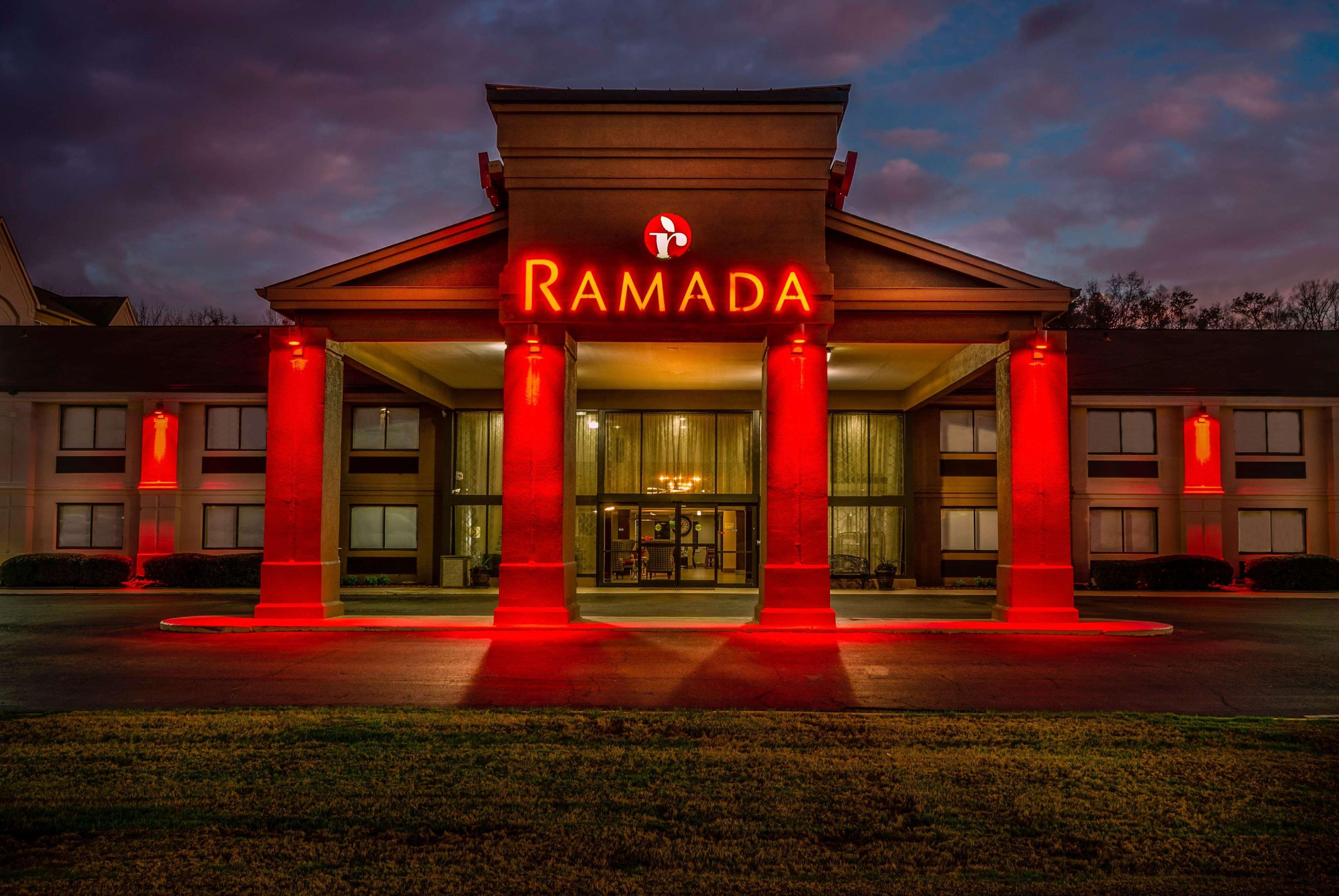 Готель Ramada By Wyndham Таскалуса Екстер'єр фото